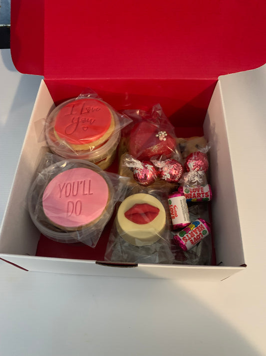 Valentine’s Day Treat Box – Luxury Valentine’s Bakes (Collection)